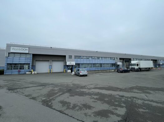 Locaux d&rsquo;activité et bureaux à LOUER