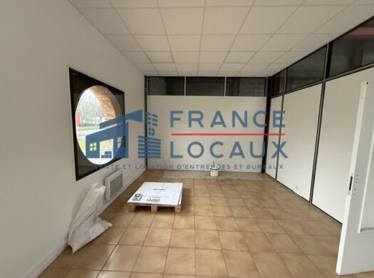 LOCAL D&rsquo;ACTIVITE à LOUER