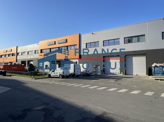 Locaux d&rsquo;activité avec bureaux à LOUER