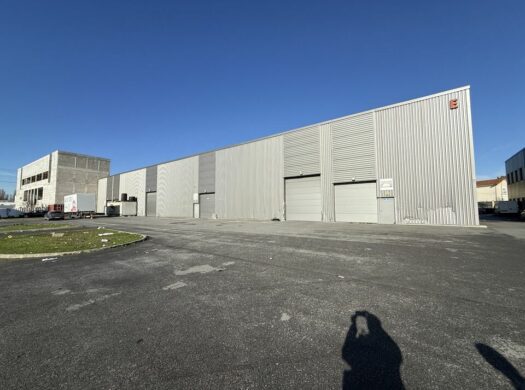 LOCAL D&rsquo;ACTIVITE à LOUER