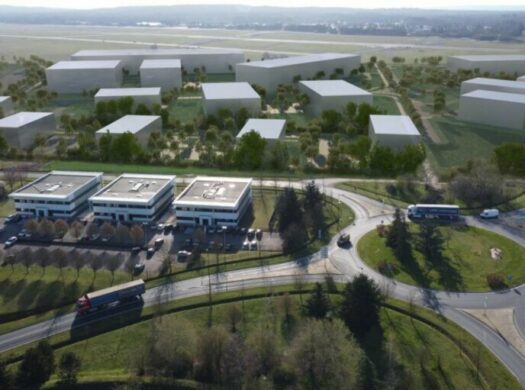 LOCAUX D&rsquo;ACTIVITE ET BUREAUX N à VENDRE